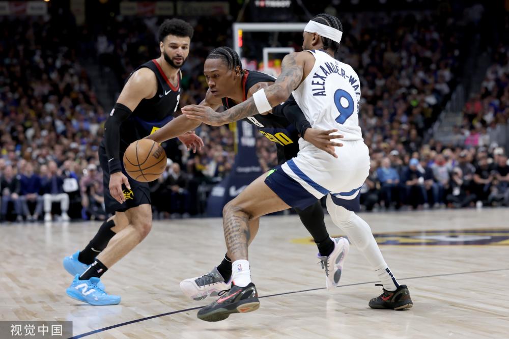 团队在分析 团队在分析